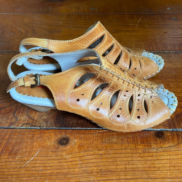 Pikolinos Leather Slingback Cutout Sandals - Picture 4 of 15